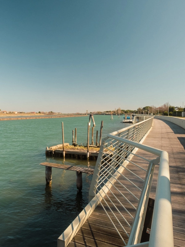 Radweg auf Ausleger über der Lagune von Cavallino Treporti, Natur und Panoramablick