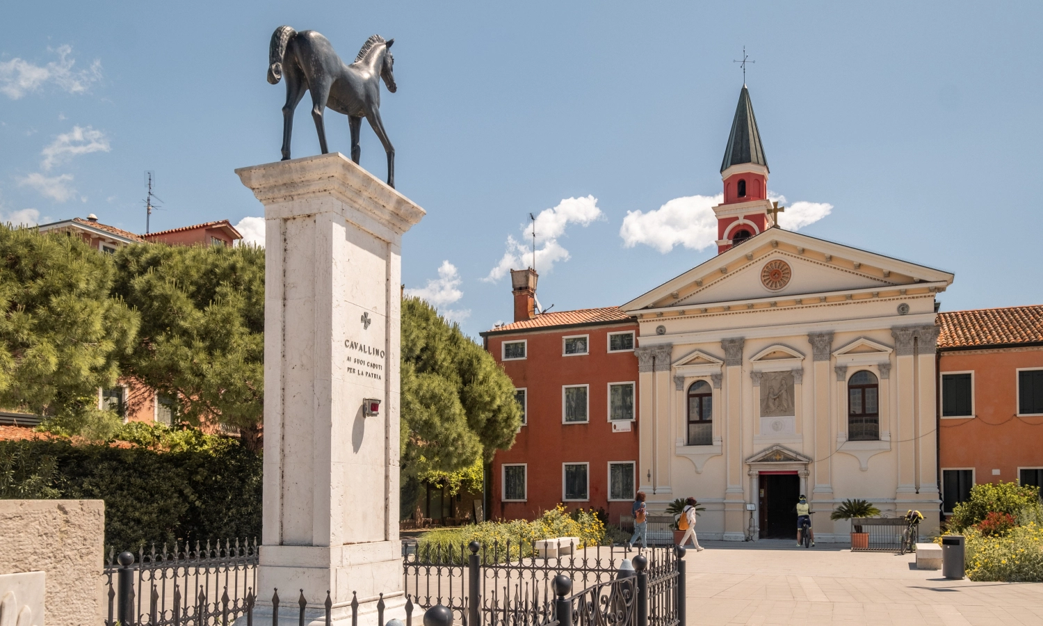 Piazza Santa Maria Elisabetta Cavallino